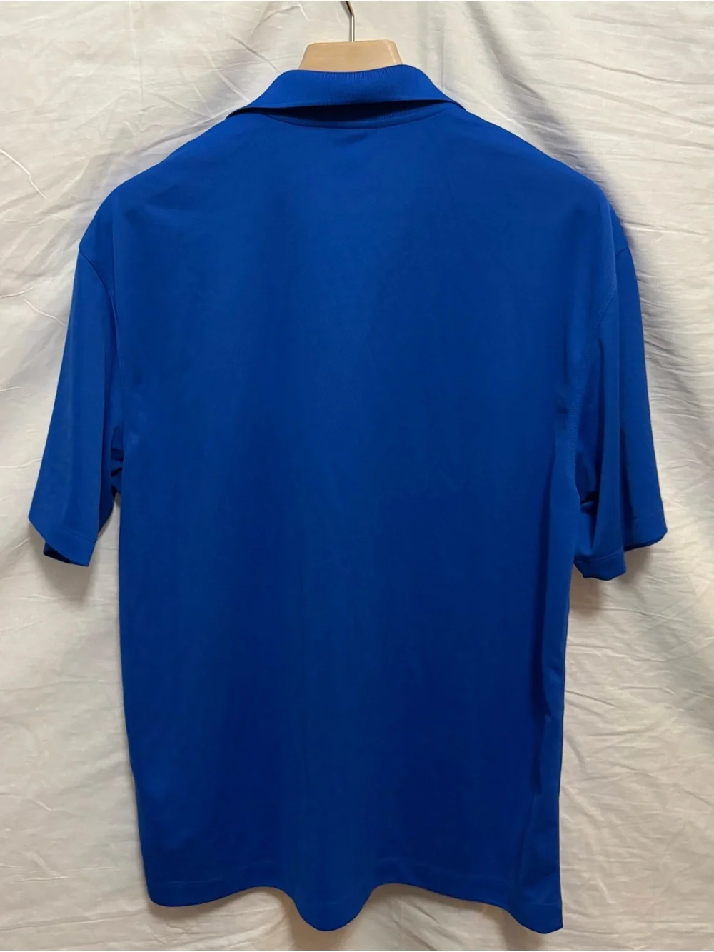 mecum auto auction Staff Shirt Large Nike Dri Fit.